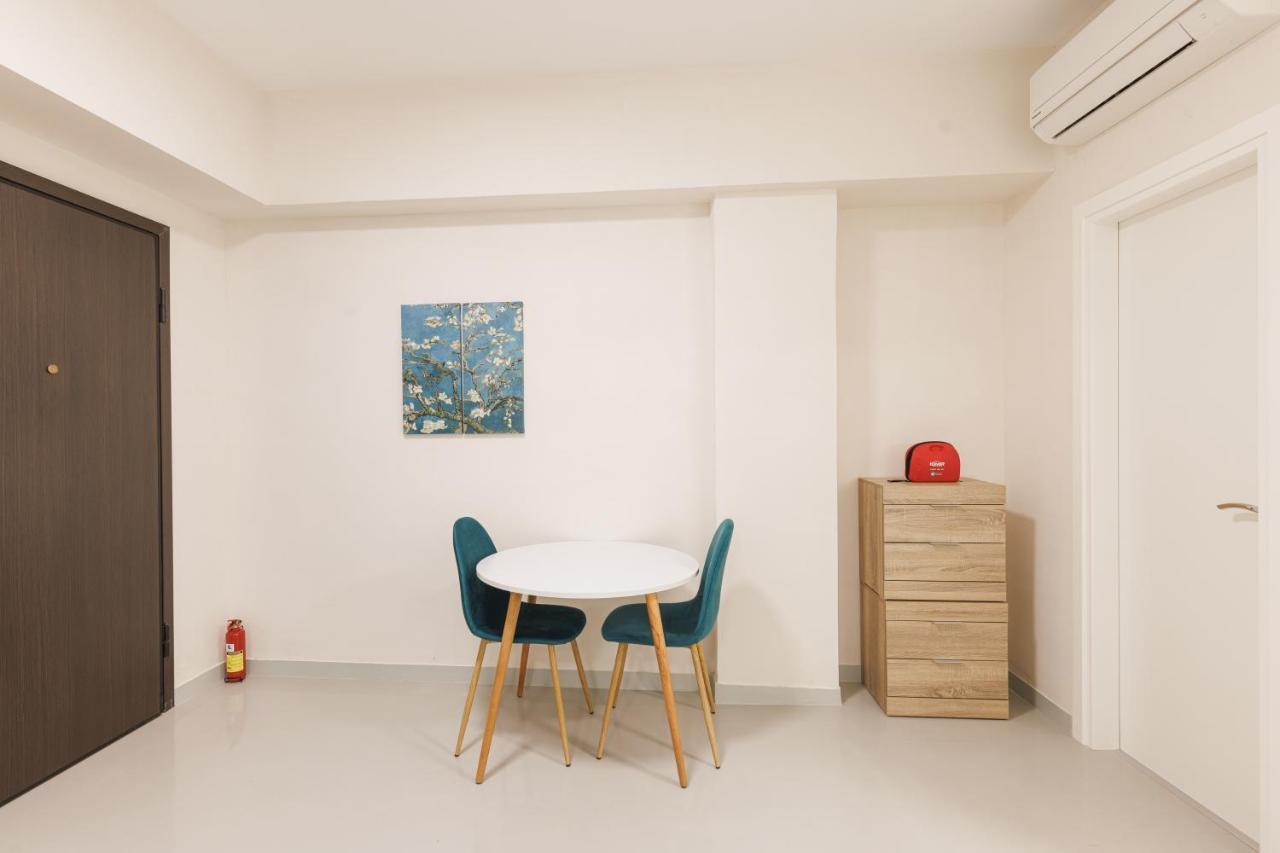Fully Renovated Luxurious Semi-Basement Studio Ateny Zewnętrze zdjęcie