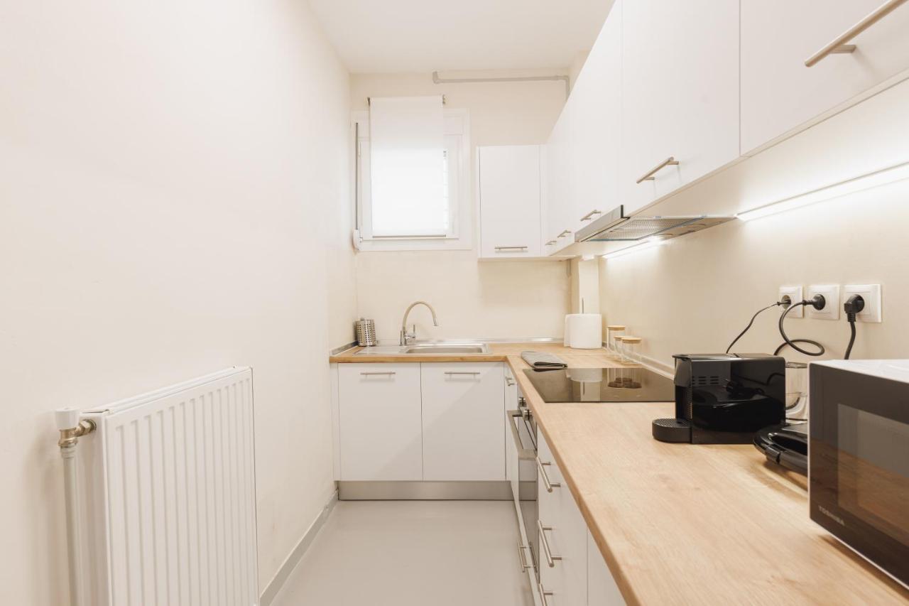 Fully Renovated Luxurious Semi-Basement Studio Ateny Zewnętrze zdjęcie